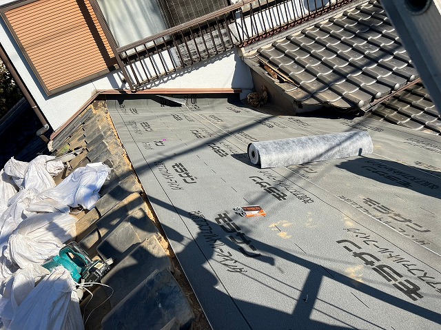 防水シート　タッカー止め